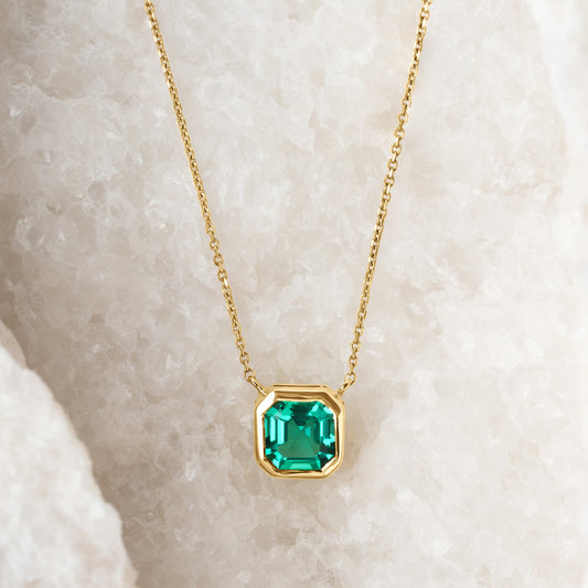 Emerald Asscher Pendant | 0.50 Carat | 18k Gold